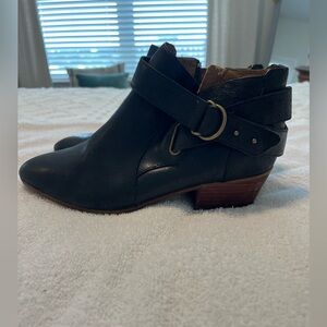 Clarks Spye Belle Black Leather Ankle Booties 8.5